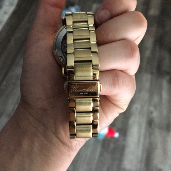 kenneth cole stainless steel gold watch - Picture 2 of 5